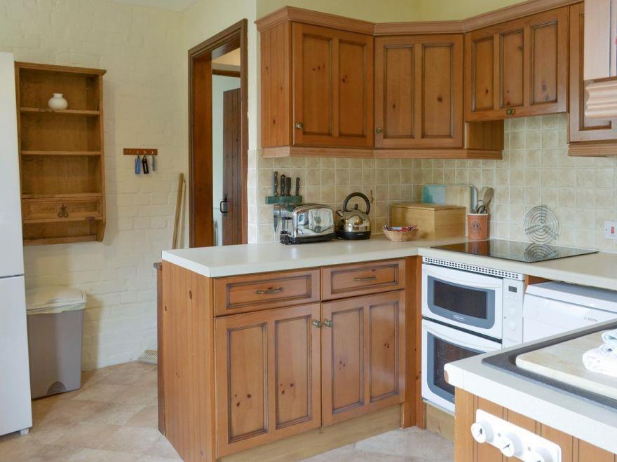 Crooklets Cottage - E1336