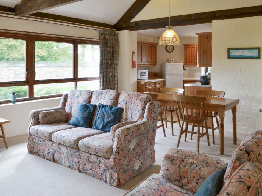 Salthouse Cottage - E1339