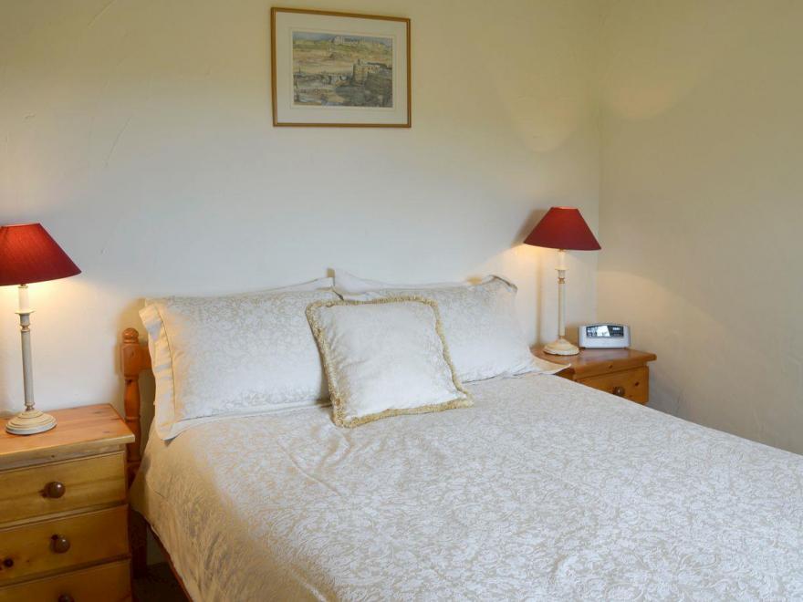 Salthouse Cottage - E1339