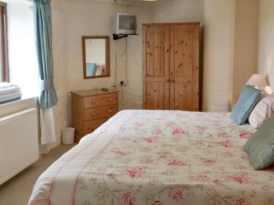 Salthouse Cottage - E1339