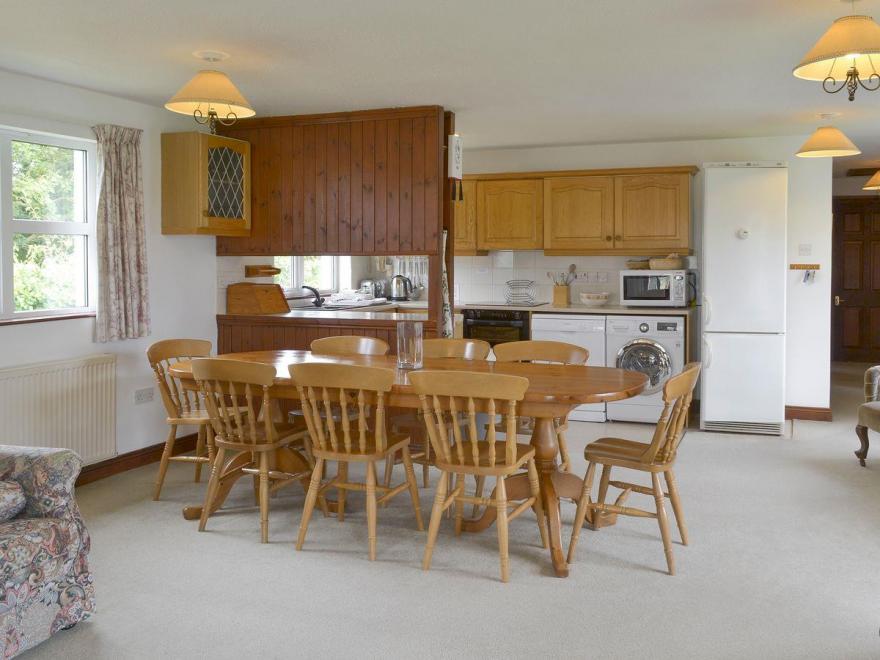 Pear Tree Cottage - E1347