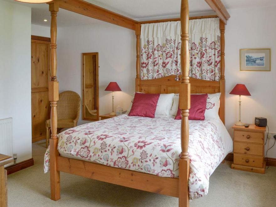 Pear Tree Cottage - E1347