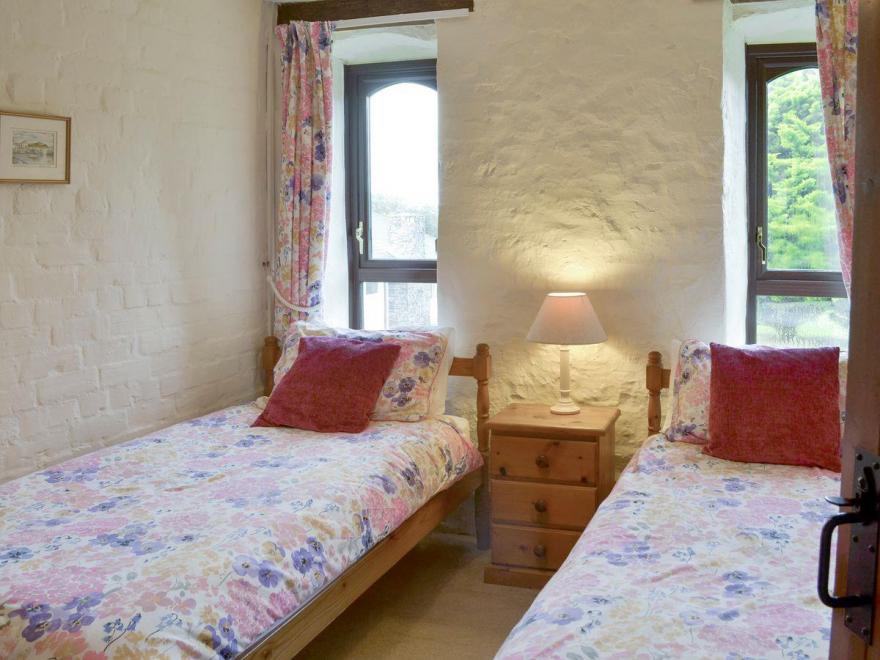 Summerleaze Cottage E1348