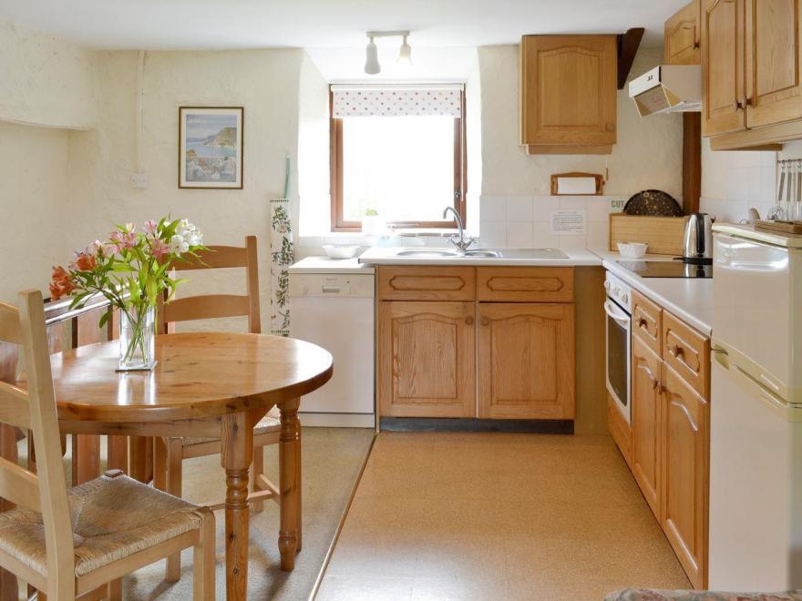 Duckpool Cottage - E1353