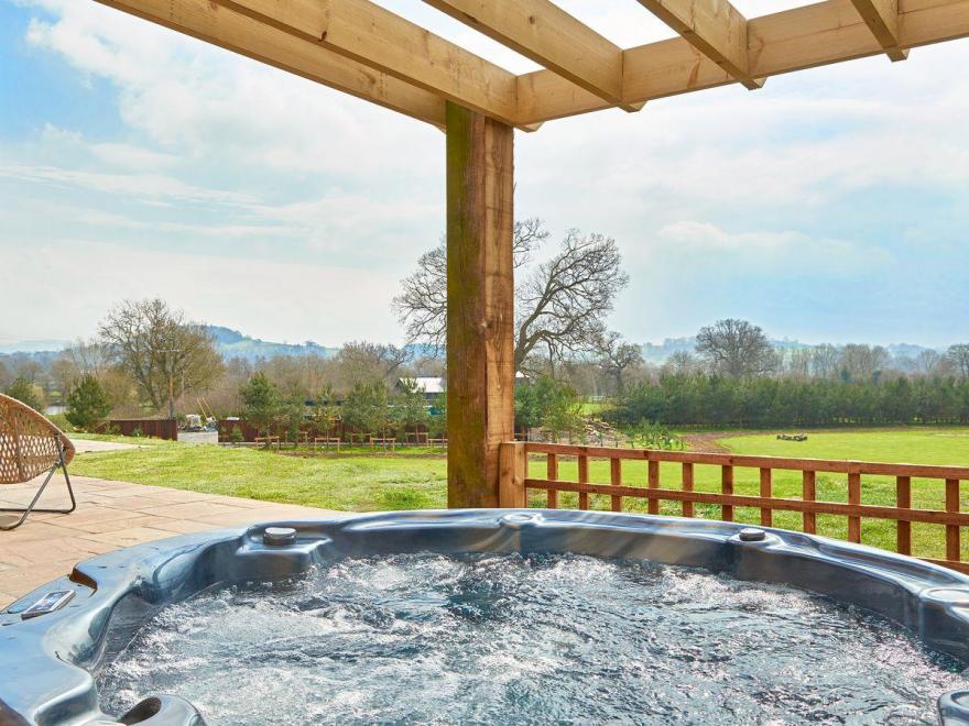 Bryn Tanat - Pinelands Lodge