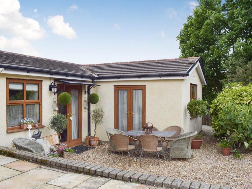 Foxley Bank Stables Cottage - UKC2078