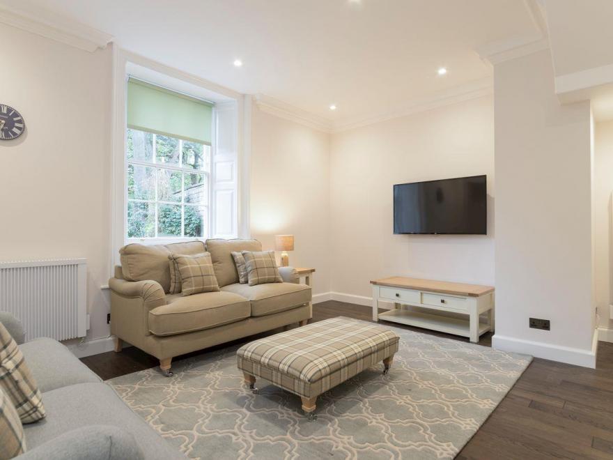Hexham House Apartment 1 - UK3192