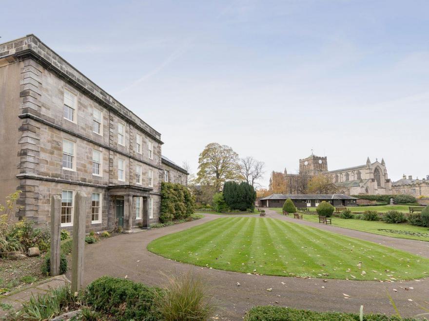 Hexham House Apartment 3 - UK3194