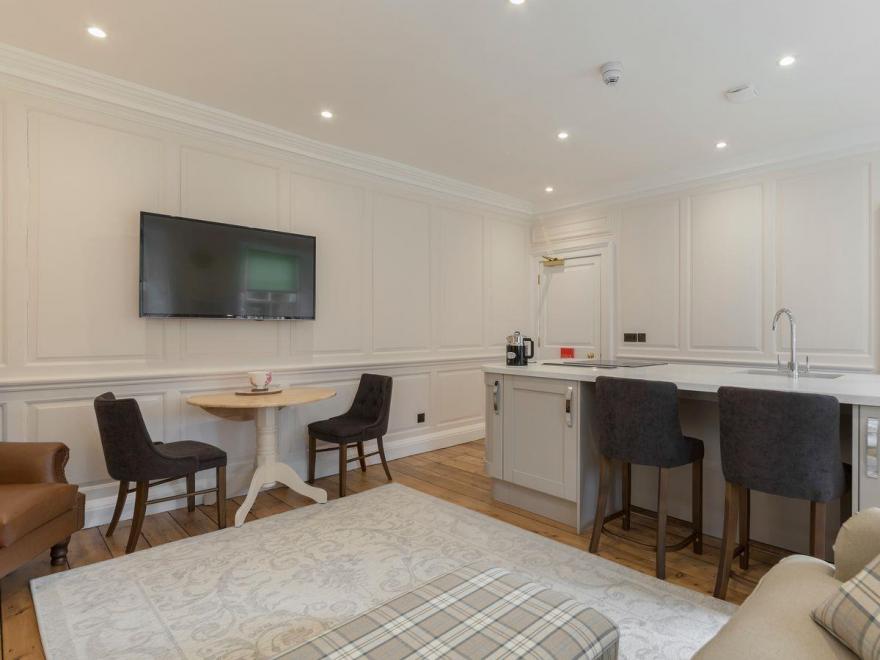 Hexham House Apartment 4 - UK3195