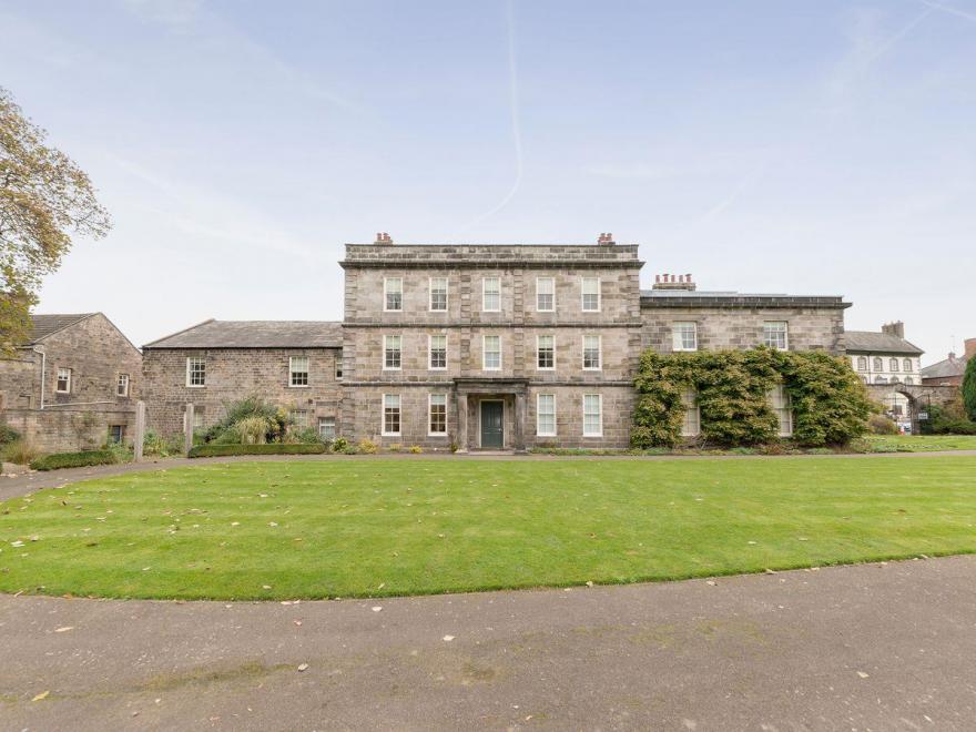 Hexham House Apartment 6 - UK3197