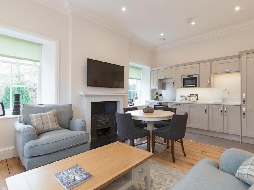 Hexham House Apartment 6 - UK3197