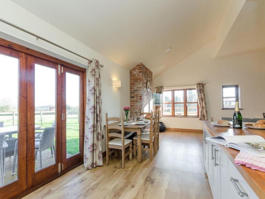 Tawny Cottage - UKC2580