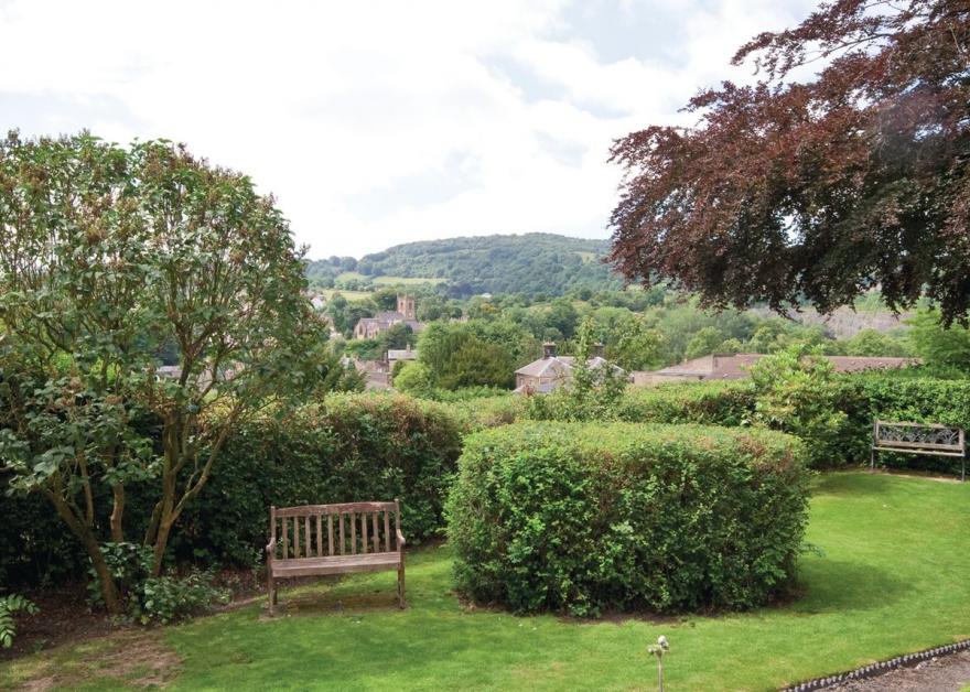 Linden Cottage - E2549