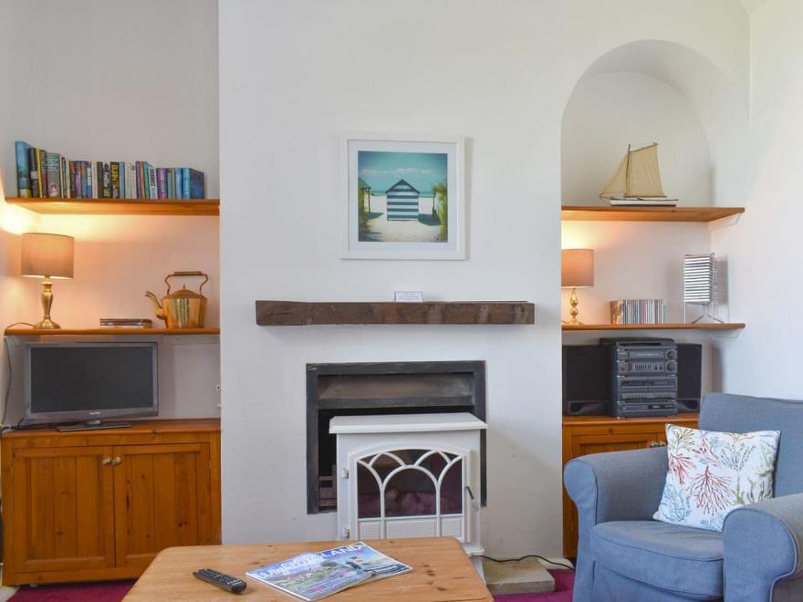 2 Fort Victoria Cottages