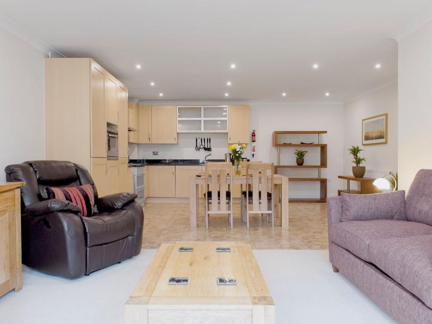 Camstay Longworth Avenue