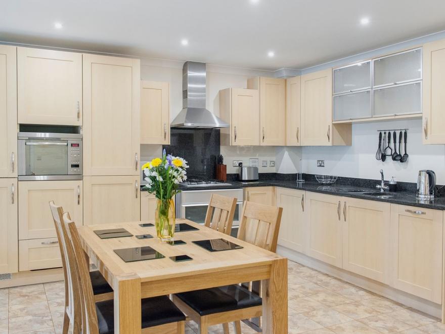 Camstay Longworth Avenue