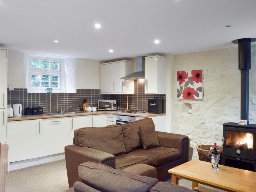 Stable Cottage - W42502