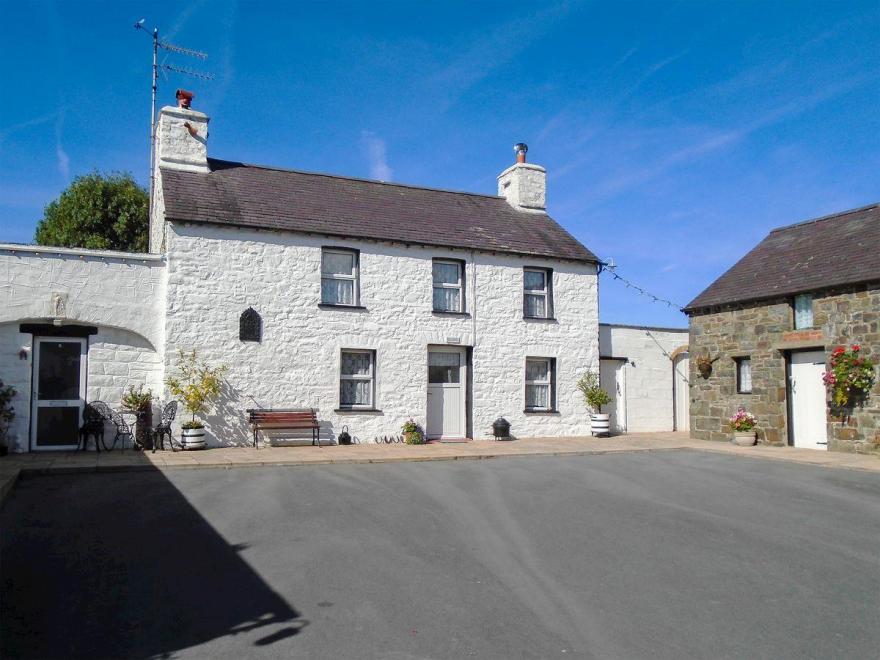 Polly Cottage - W42568