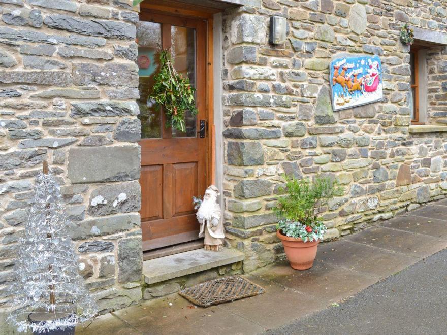 Ty Pel Droed - W42765