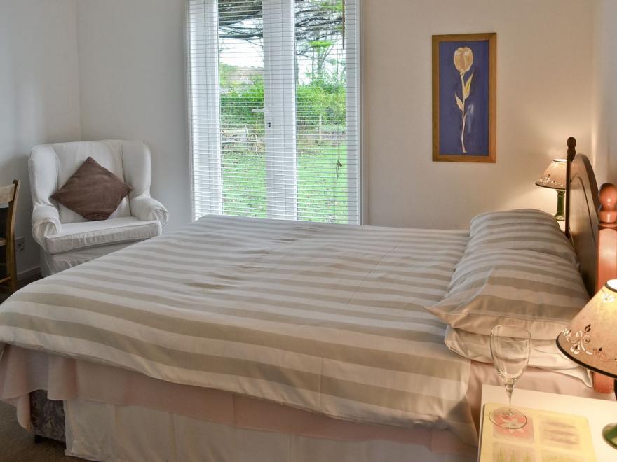 Honey Hanger - W43106