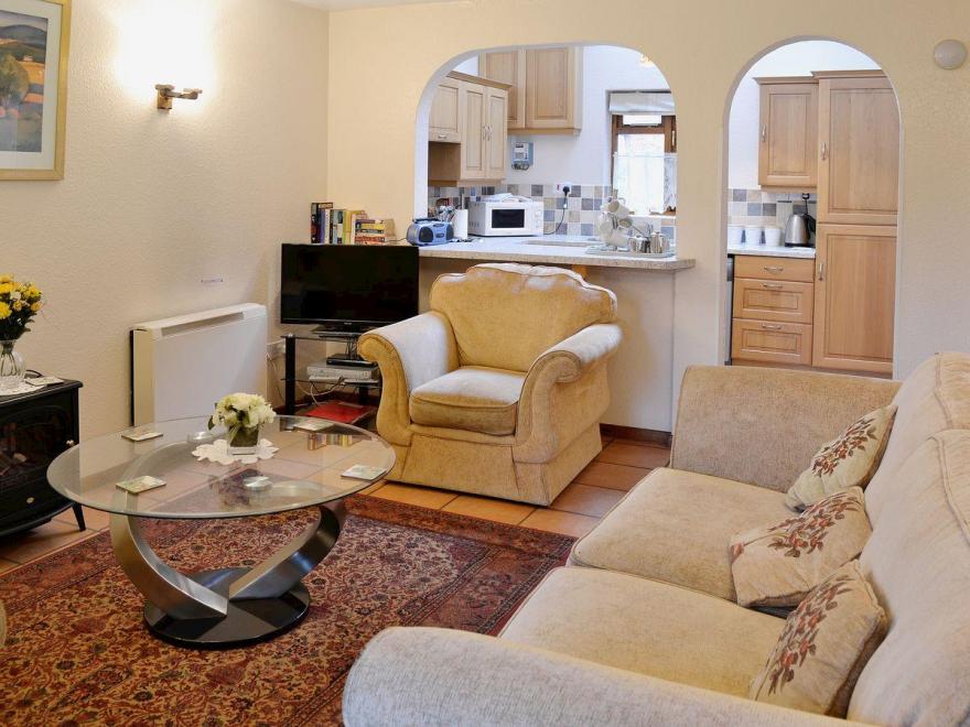 Corner Cottage - W44206