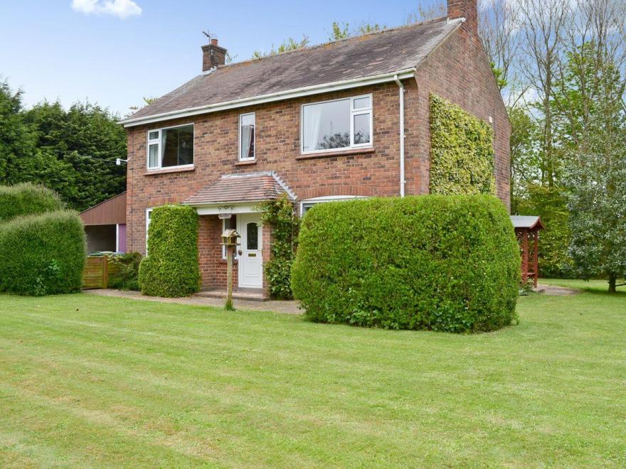 Raven Hill Holiday Farmhouse