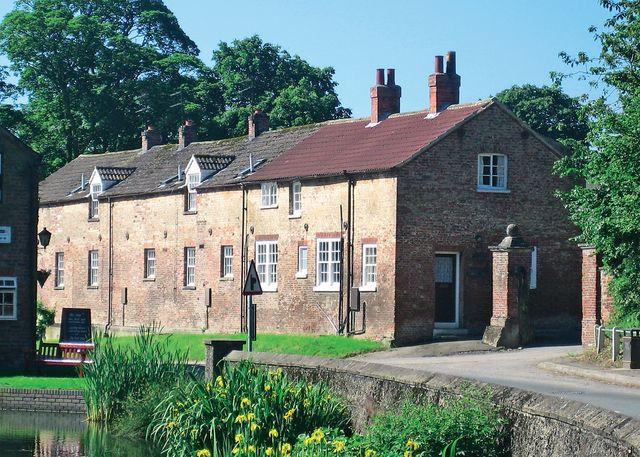 Tommies Cottage - E1388