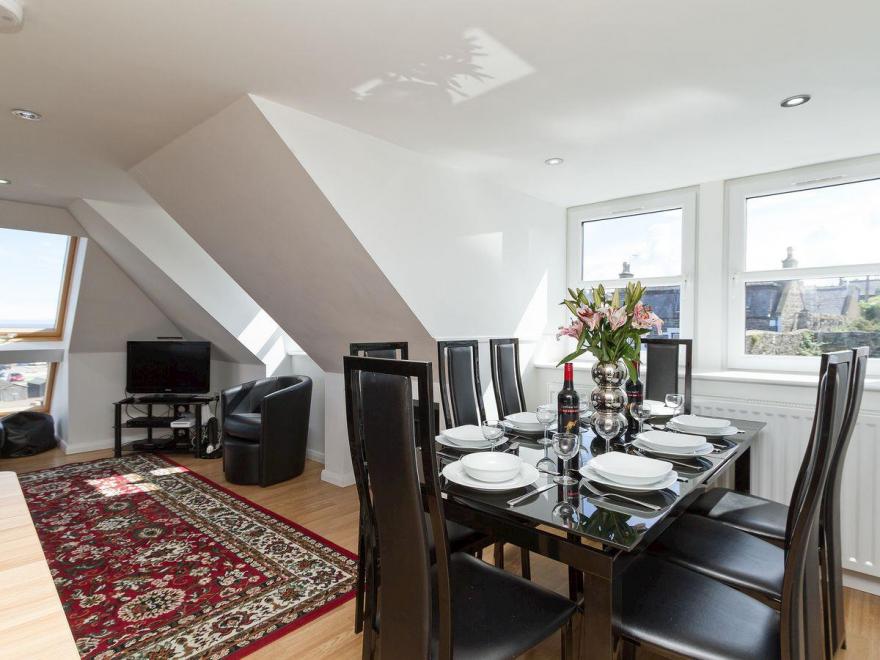 Gordons Hall - 27884