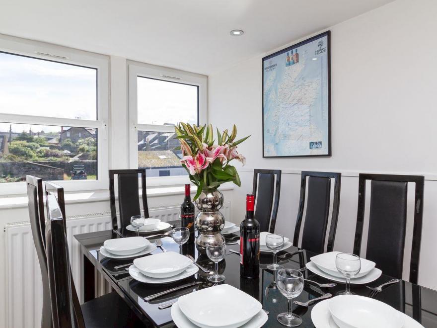 Gordons Hall - 27884