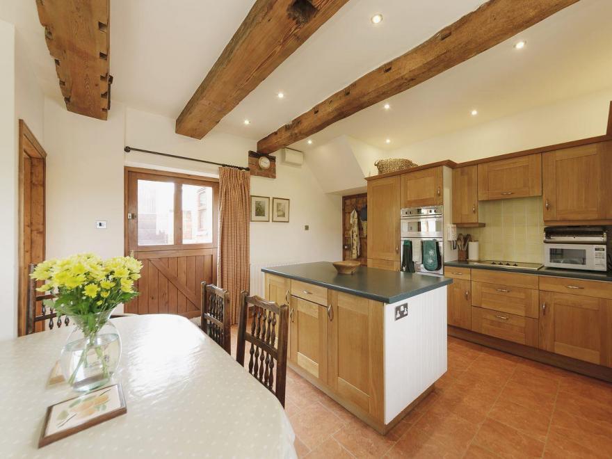 Middle Lodge - 28000