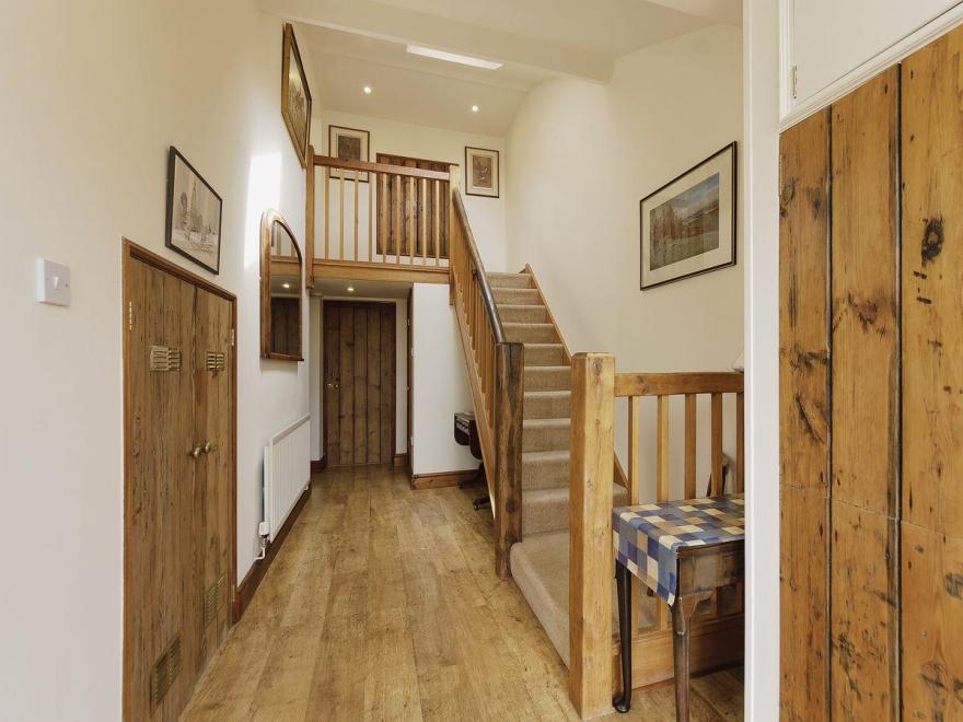 Middle Lodge - 28000