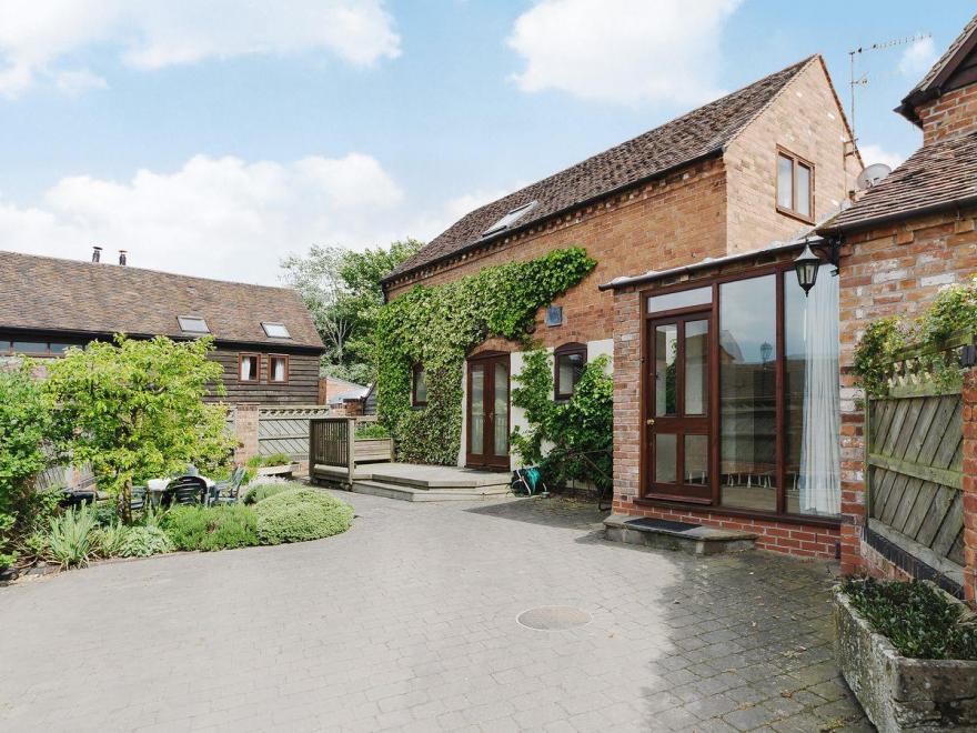 Middle Lodge - 28000