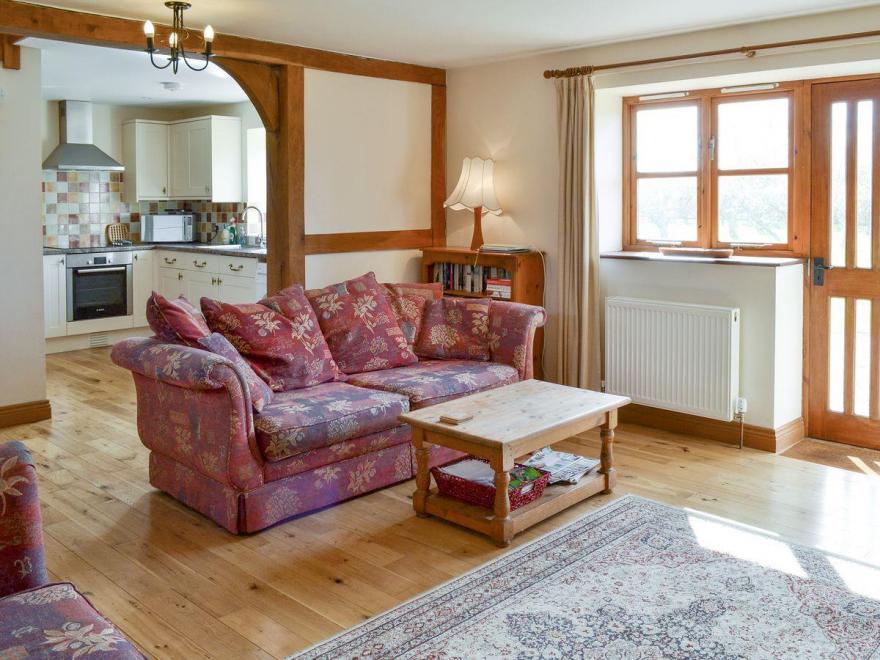 Plovers Rest - 28010