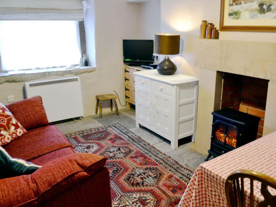 Flag Cottage - 28032