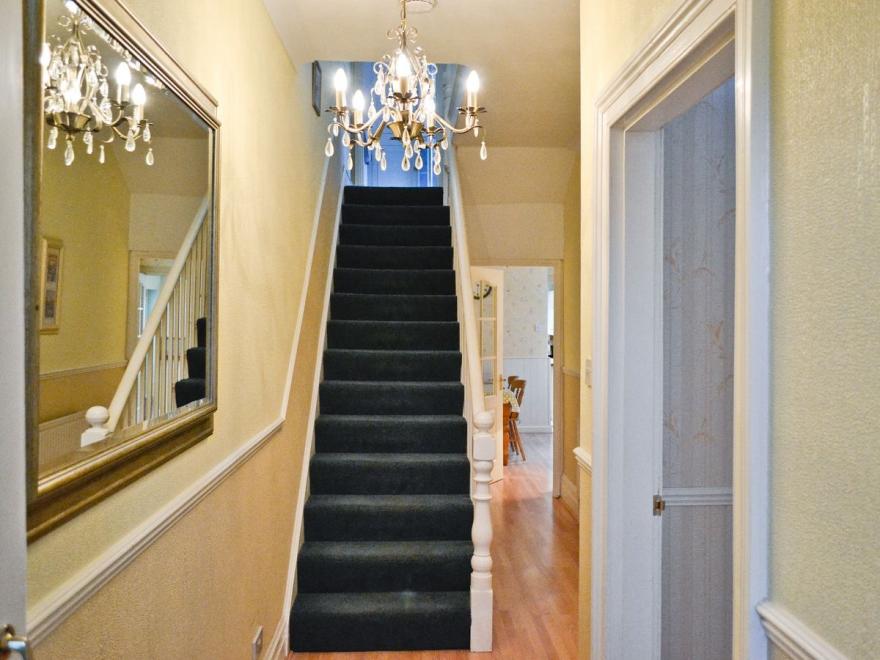 Molly's Cottage - 28250