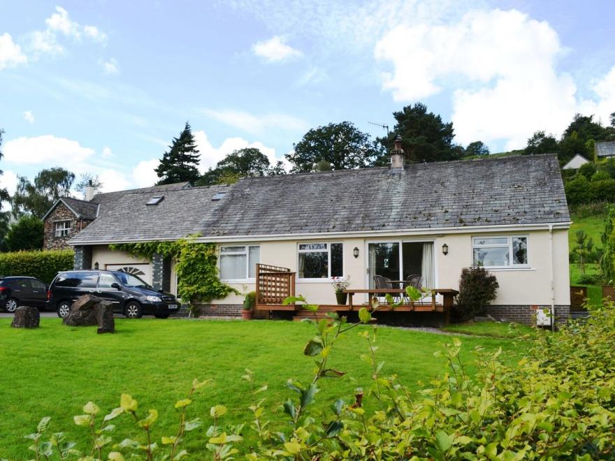 Oakvale - Autumn Leaves