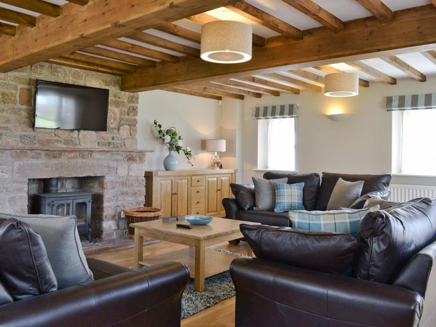 Edmond Castle - Lakeside