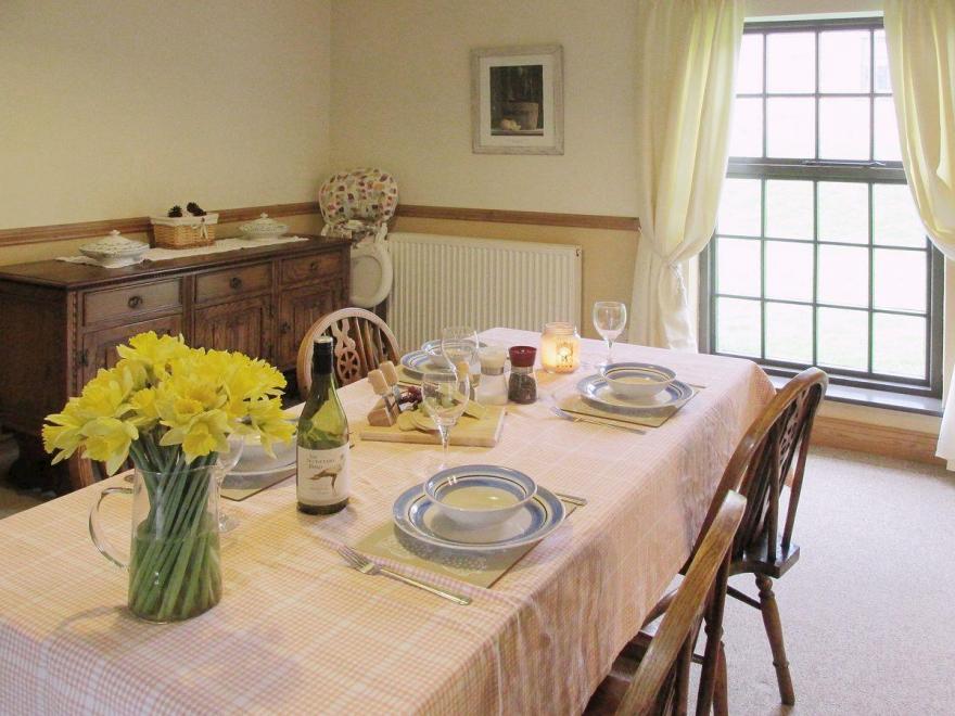 Owl Cottage High Weldon