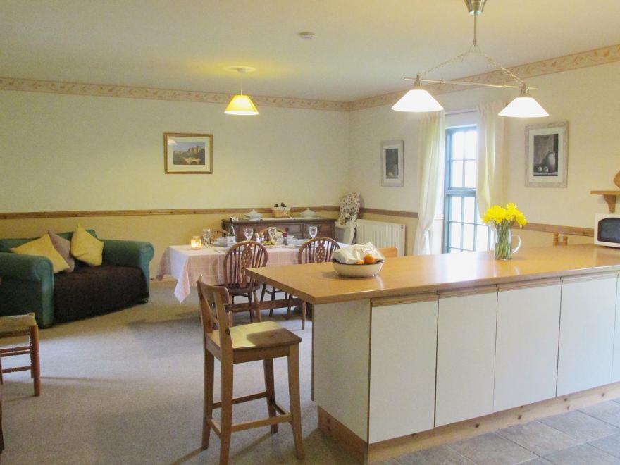 Owl Cottage High Weldon