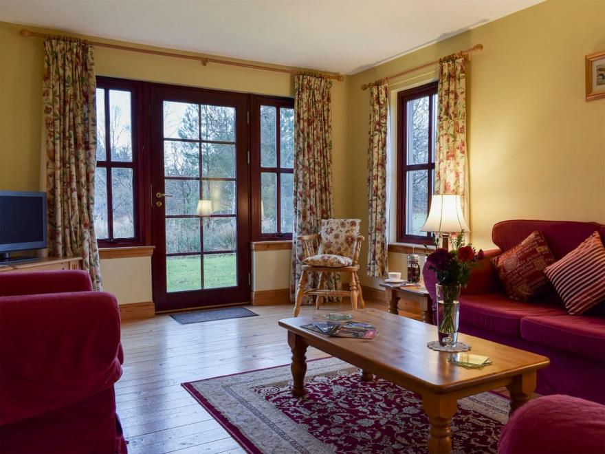 Kinlochard Cottages - Alder Cottage