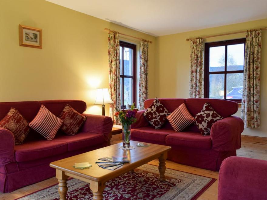 Kinlochard Cottages - Alder Cottage