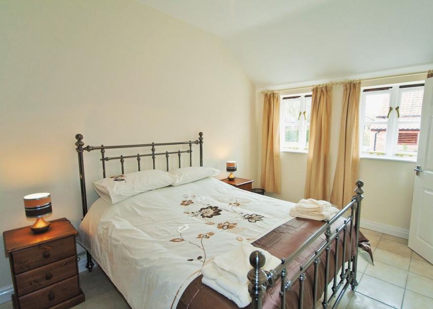 Clematis Cottage - E5096