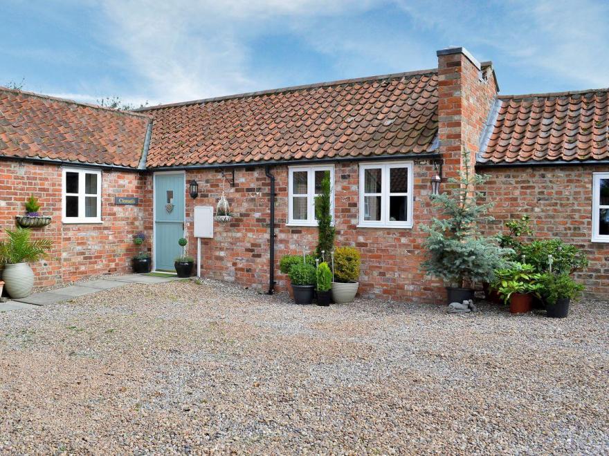 Clematis Cottage - E5096