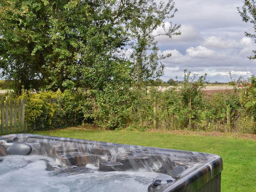 Clematis Cottage - E5096