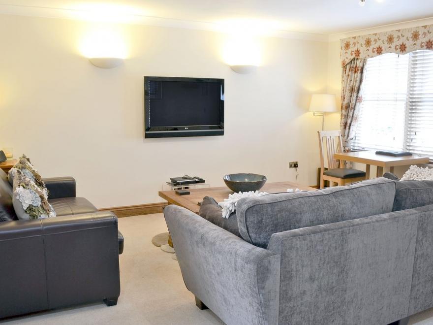 Appletree Apartment 6