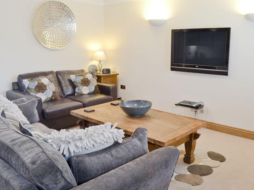 Appletree Apartment 6