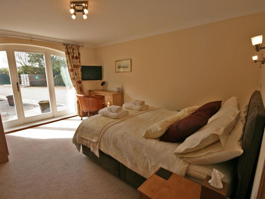 Appletree Apartment 6