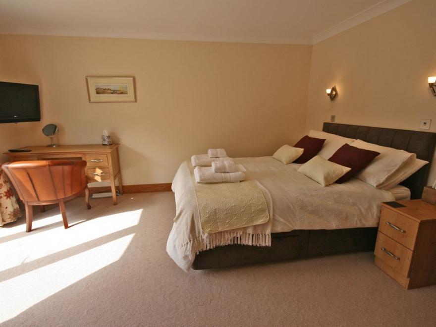 Appletree Apartment 6