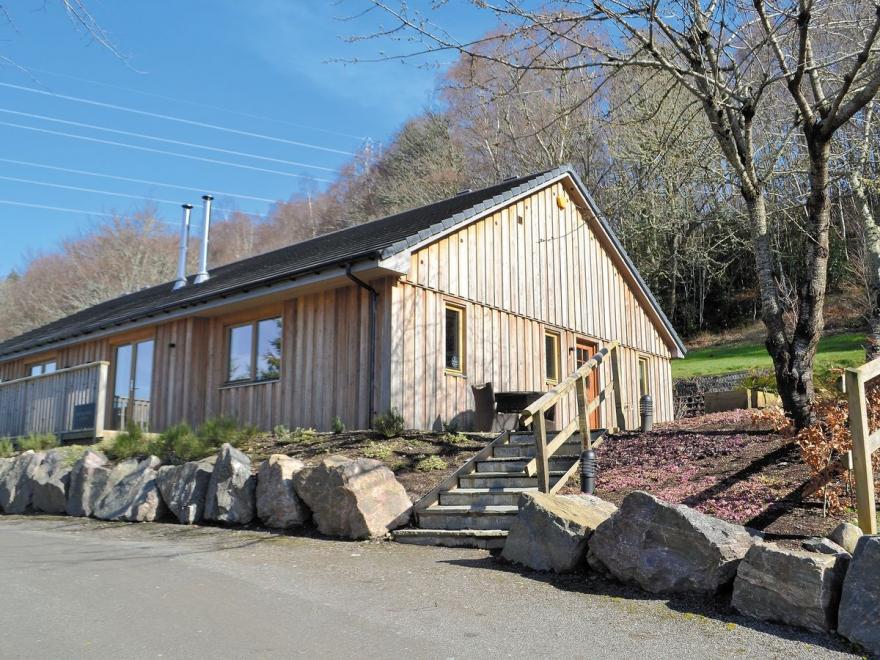 Red Squirrel Cottage - SYYB