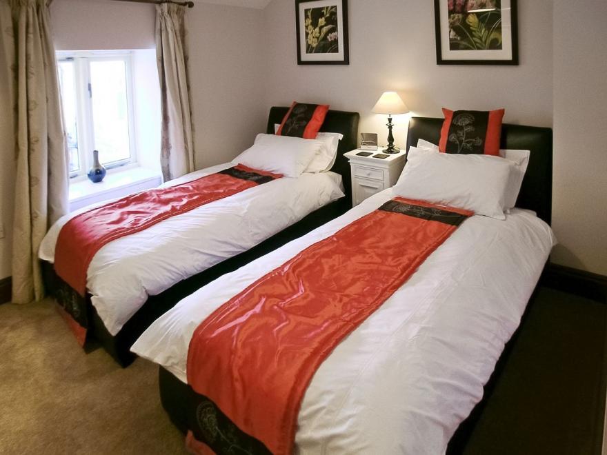 Mr McCormick's Cottage-25900